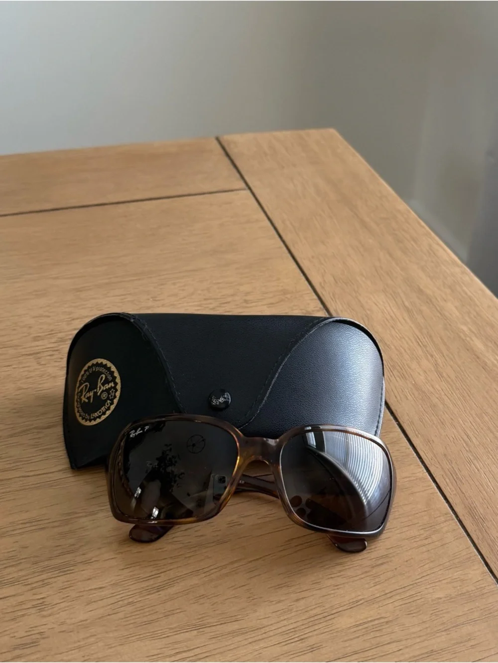 Ray-Ban Women’s Tortoiseshell Sunglasses with Brown Polarized Lenses - Picture 3 of 5
